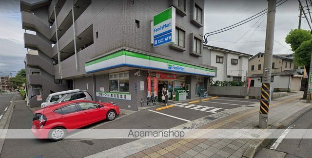 コンビニ　ファミリーマート（コンビニ）まで1379m