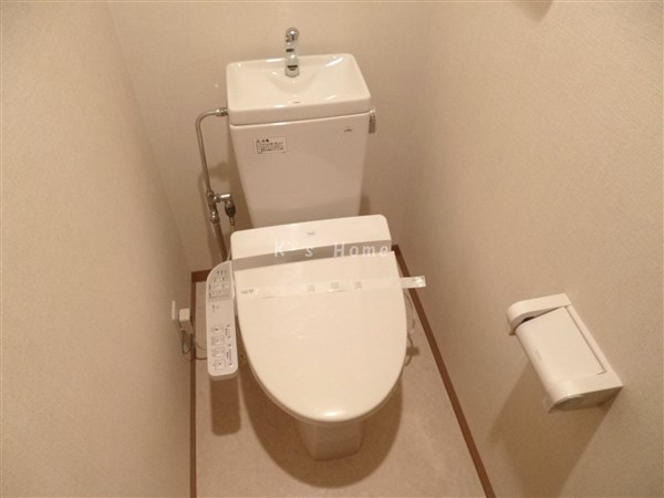 トイレ　ウォシュレット付