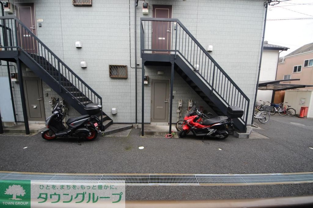 エントランス　駐車場