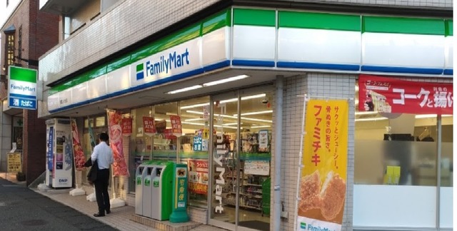 コンビニ　ファミリーマート　青葉しらとり台店（コンビニ）まで784m