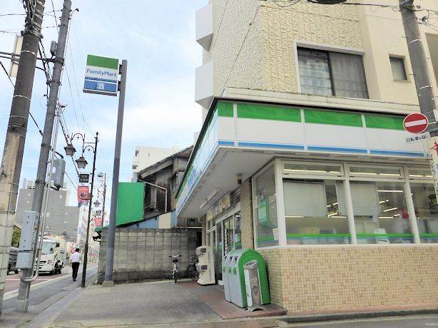 コンビニ　ファミリーマート 大宮中央店（コンビニ）まで383m