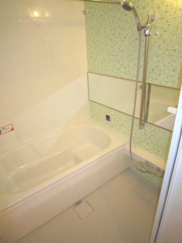 バス・シャワールーム　※同タイプの部屋写真です
