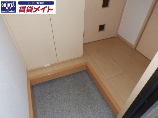 玄関　別部屋反転画像参考