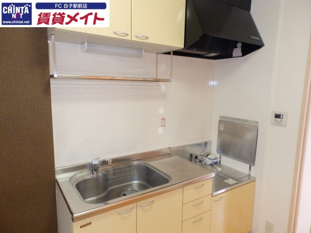 キッチン　別部屋反転画像参考