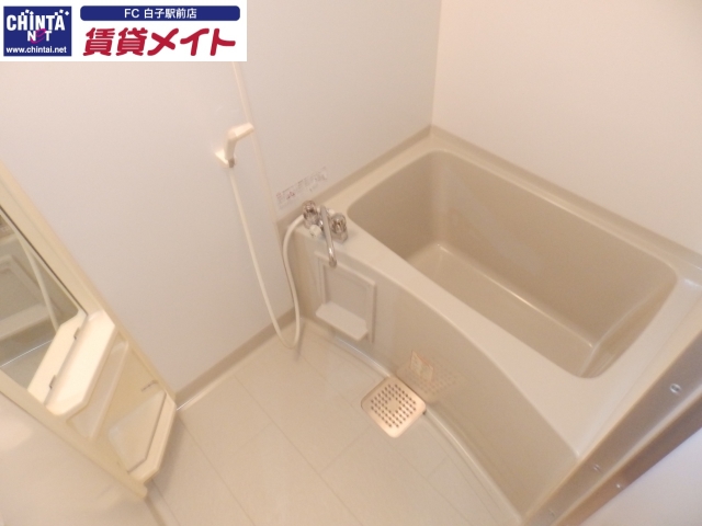 バス・シャワールーム　別部屋反転画像参考