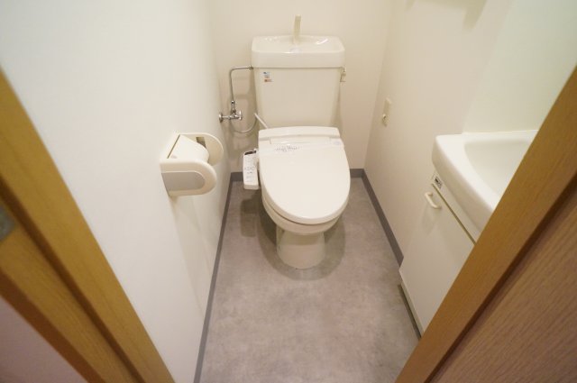 トイレ　清潔感のあるトイレです