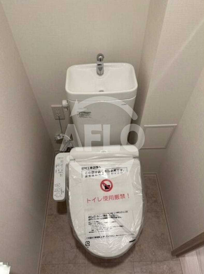 トイレ　大阪ベイレジデンス　温水洗浄便座