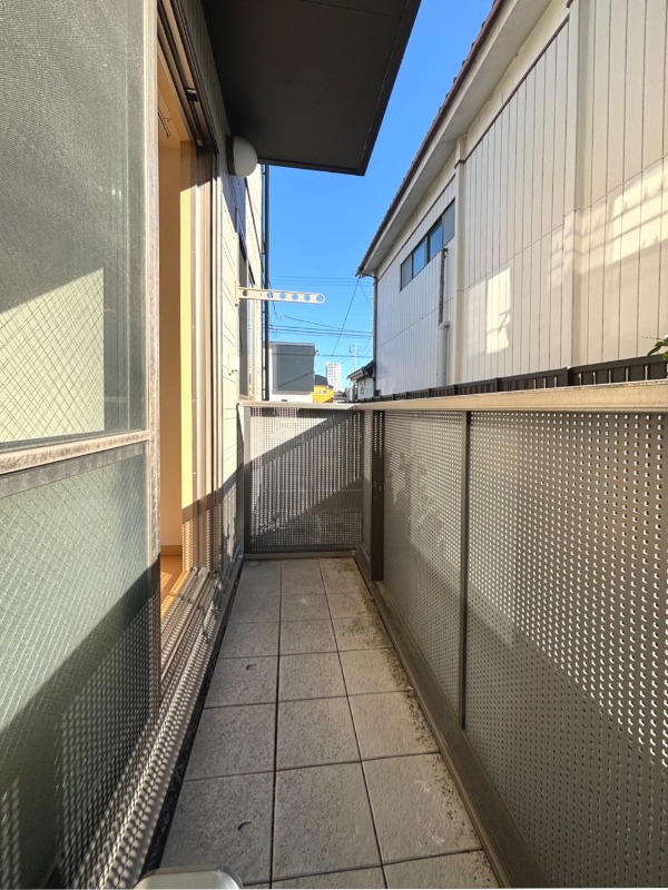 バルコニー　※別号室の写真となります