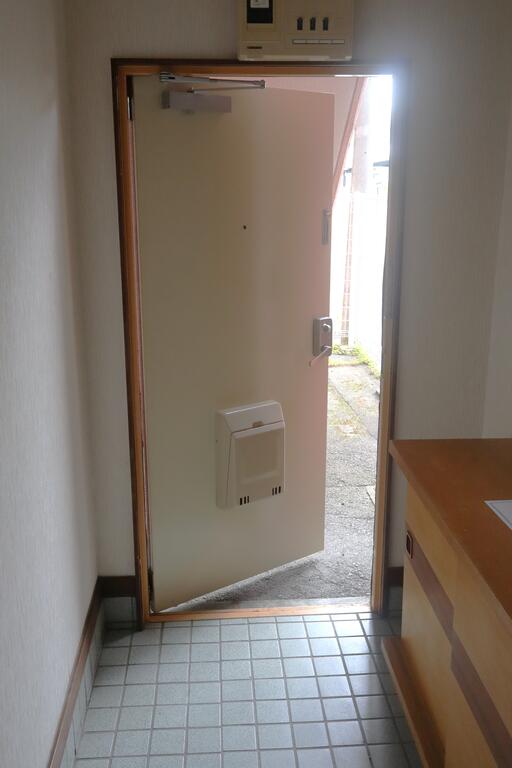 ロイヤルドミールの玄関写真