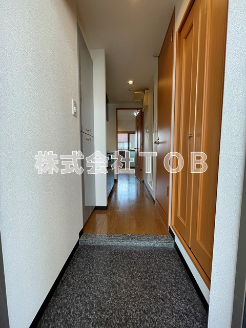 玄関　※別号室同間取り参考写真