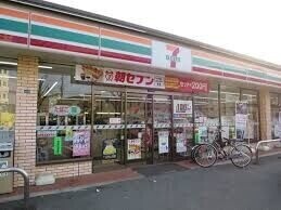 コンビニ　セブンイレブン横浜日吉7丁目店（コンビニ）まで185m