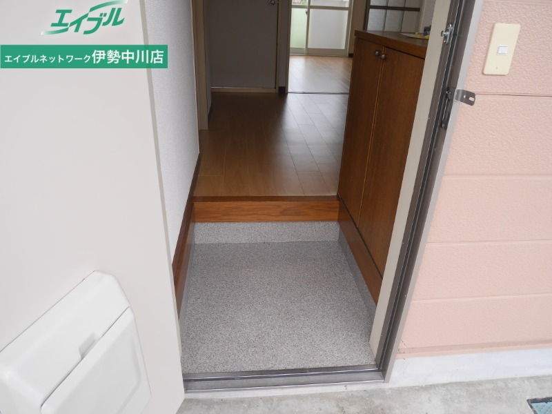 玄関　同型参考写真