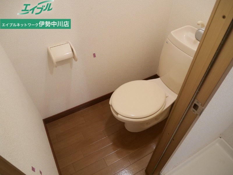 トイレ　同型参考写真