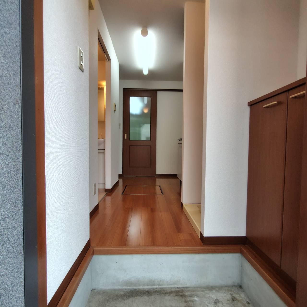 DONJON CHIBAの玄関写真
