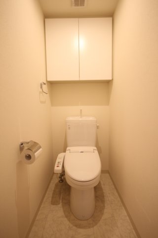トイレ　同タイプ別室の参考画像です。