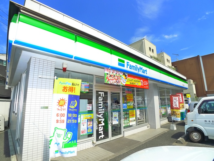 コンビニ　ファミリーマート 千住あずま店（コンビニ）まで450m