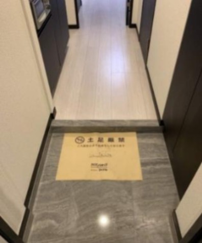 玄関　※別部屋の参考写真です。