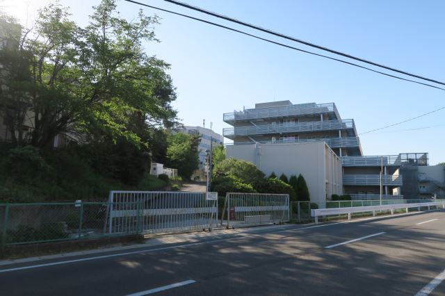 大学・短大　名古屋大学　出入り口（大学・短大）まで120m