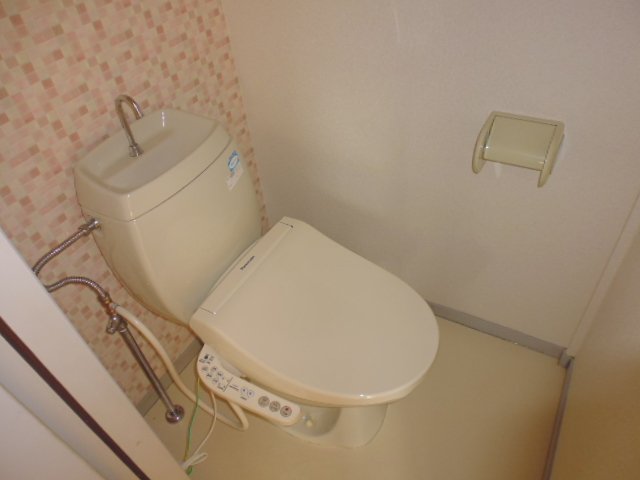 トイレ　温水洗浄便座