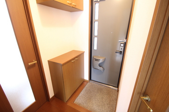 玄関　※別部屋の写真です