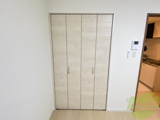 収納　収納はこちら。大きいものも入りそうですね。