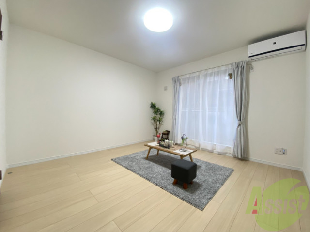 その他部屋・スペース　８帖の洋室です。生活のメインとなる部屋ですね。