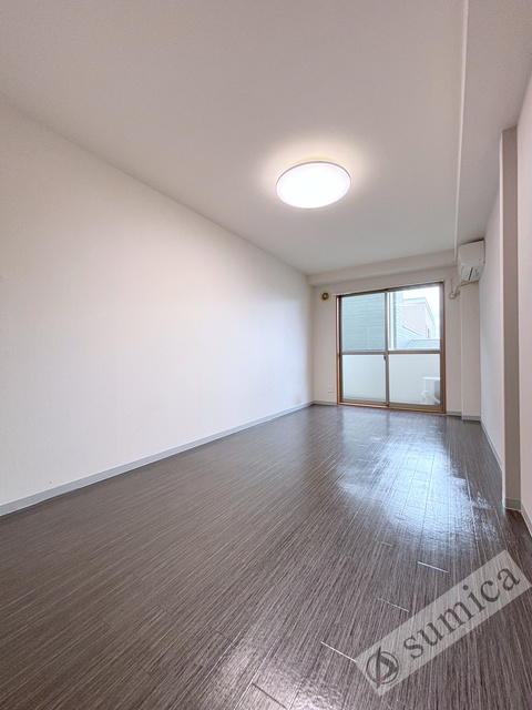居室・リビング　日当たりのいいお部屋です♪