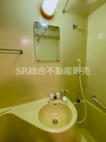 洗面設備　コンパクトな洗面台です☆