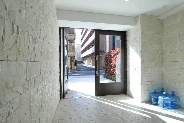 エントランス　建物の内部です