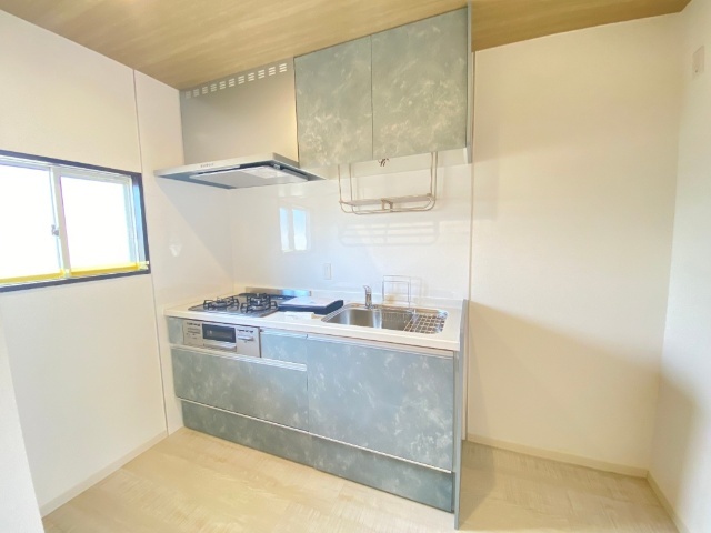 キッチン　※同タイプの部屋画像です