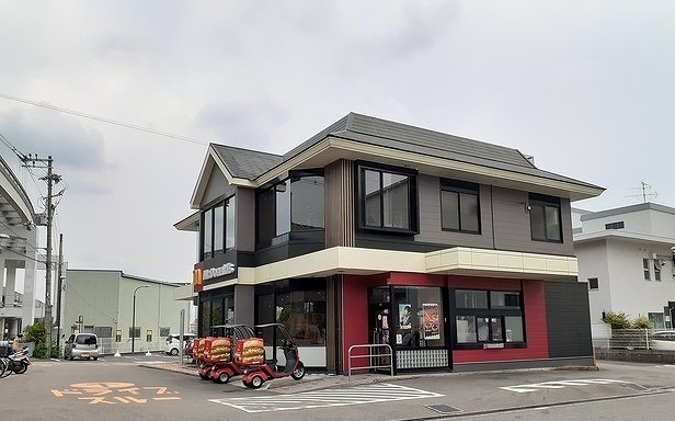 飲食店　マクドナルド様（飲食店）まで350m
