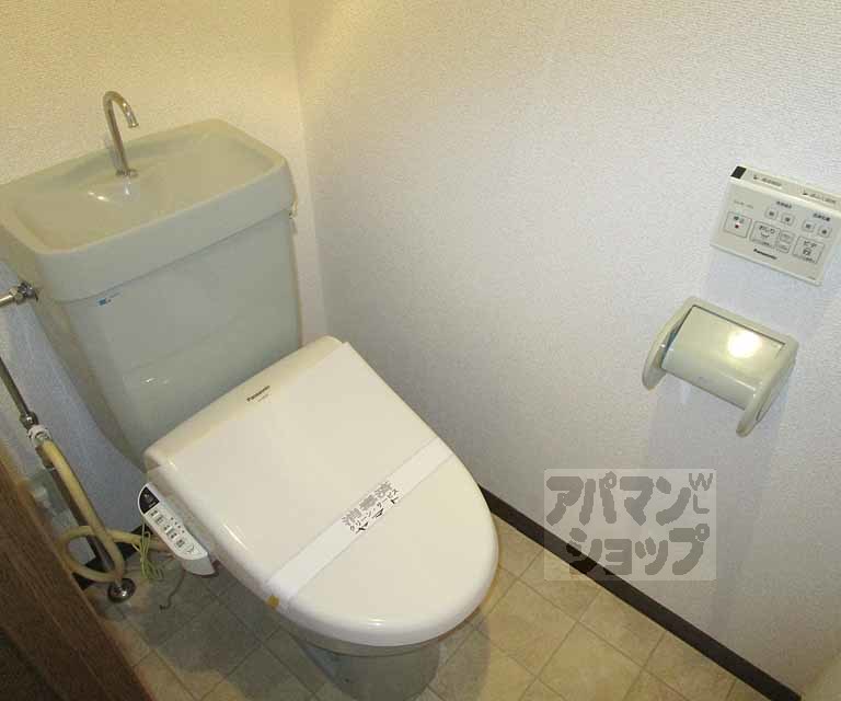 トイレ　２０２号室の写真です。