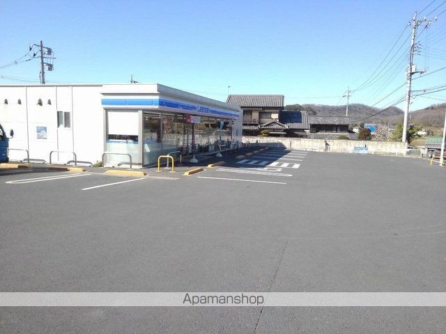 コンビニ　ローソン犬伏新町店（コンビニ）まで400m