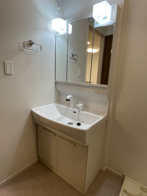 洗面設備　同仕様