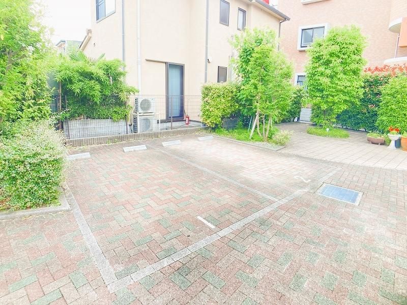 駐車場　敷地内駐車場