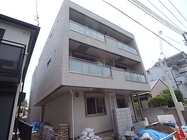 建物外観　建設中