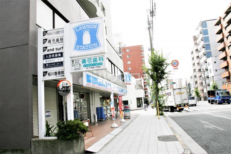 コンビニ　ローソン桜川2丁目店（コンビニ）まで432m