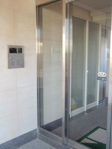 エントランス　安心のオートロック完備