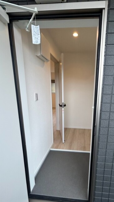 玄関　別部屋参考写真となります