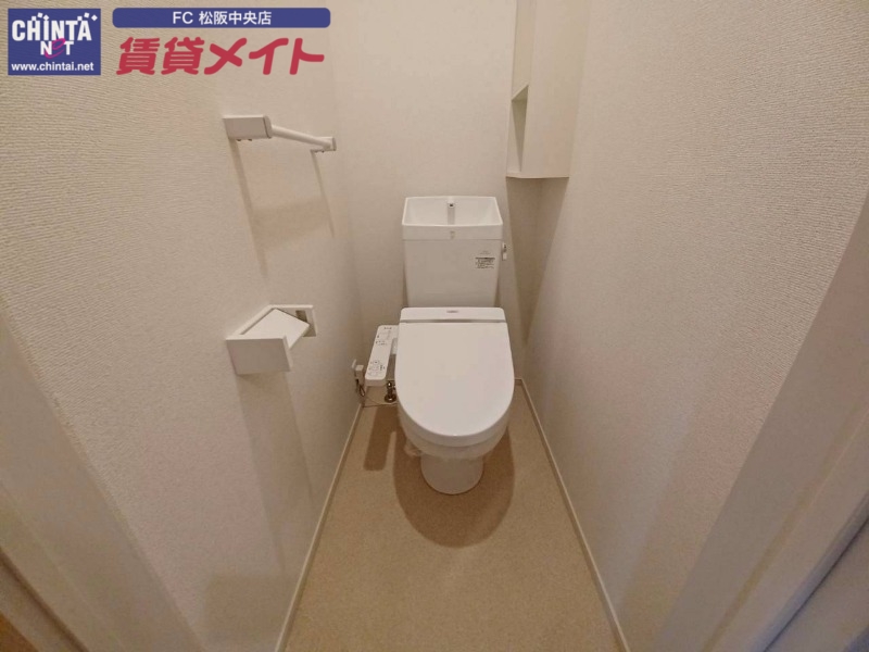 トイレ　同型参考写真です