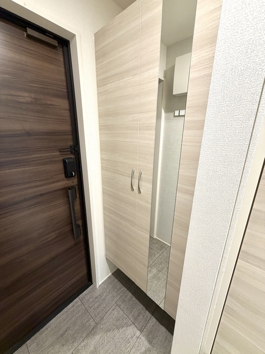 D-ROOMPREMIUM多磨霊園駅の玄関写真