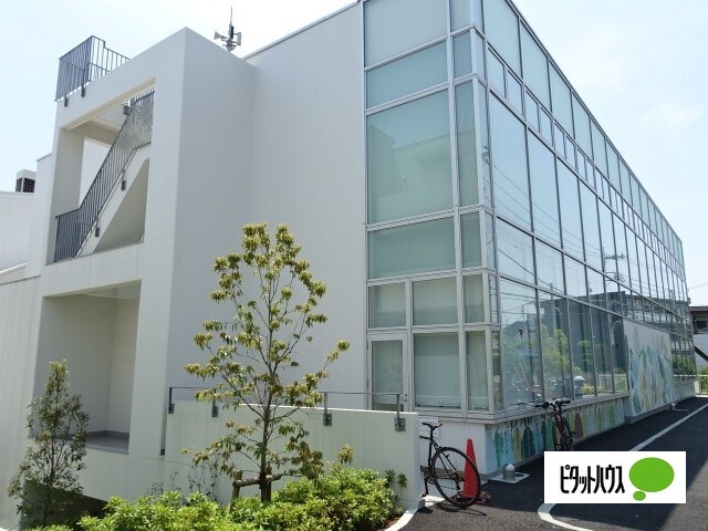 図書館　習志野市立中央図書館（図書館）まで1821m