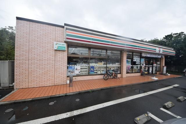 コンビニ　セブンイレブン大宮春岡店（コンビニ）まで285m