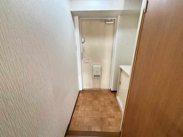 玄関　※別号室参考写真