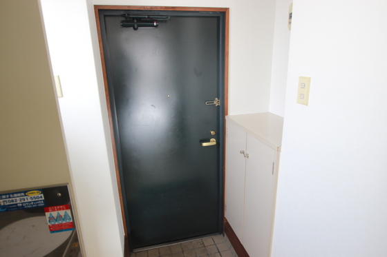 玄関　※別部屋の写真です