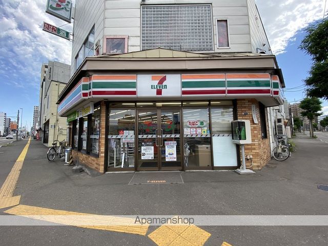 コンビニ　セブンイレブン（コンビニ）まで476m