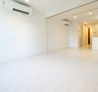 居室・リビング　写真は同タイプ住居です。