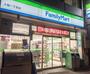 コンビニ　ファミリーマート 入船一丁目店（コンビニ）まで92m