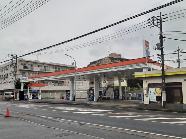 その他　ガソリンスタンド（その他）まで700m