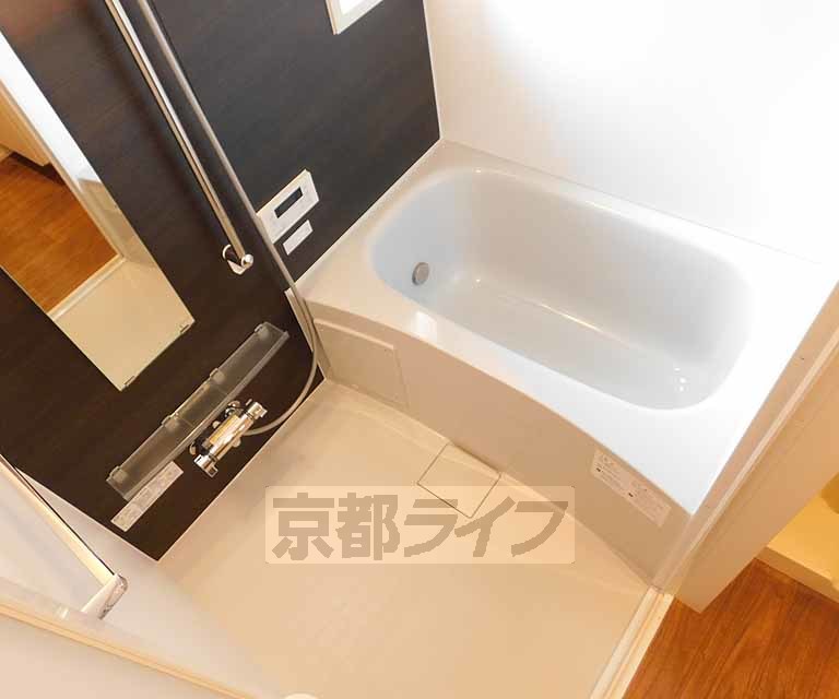バス・シャワールーム　綺麗なお風呂ですよ